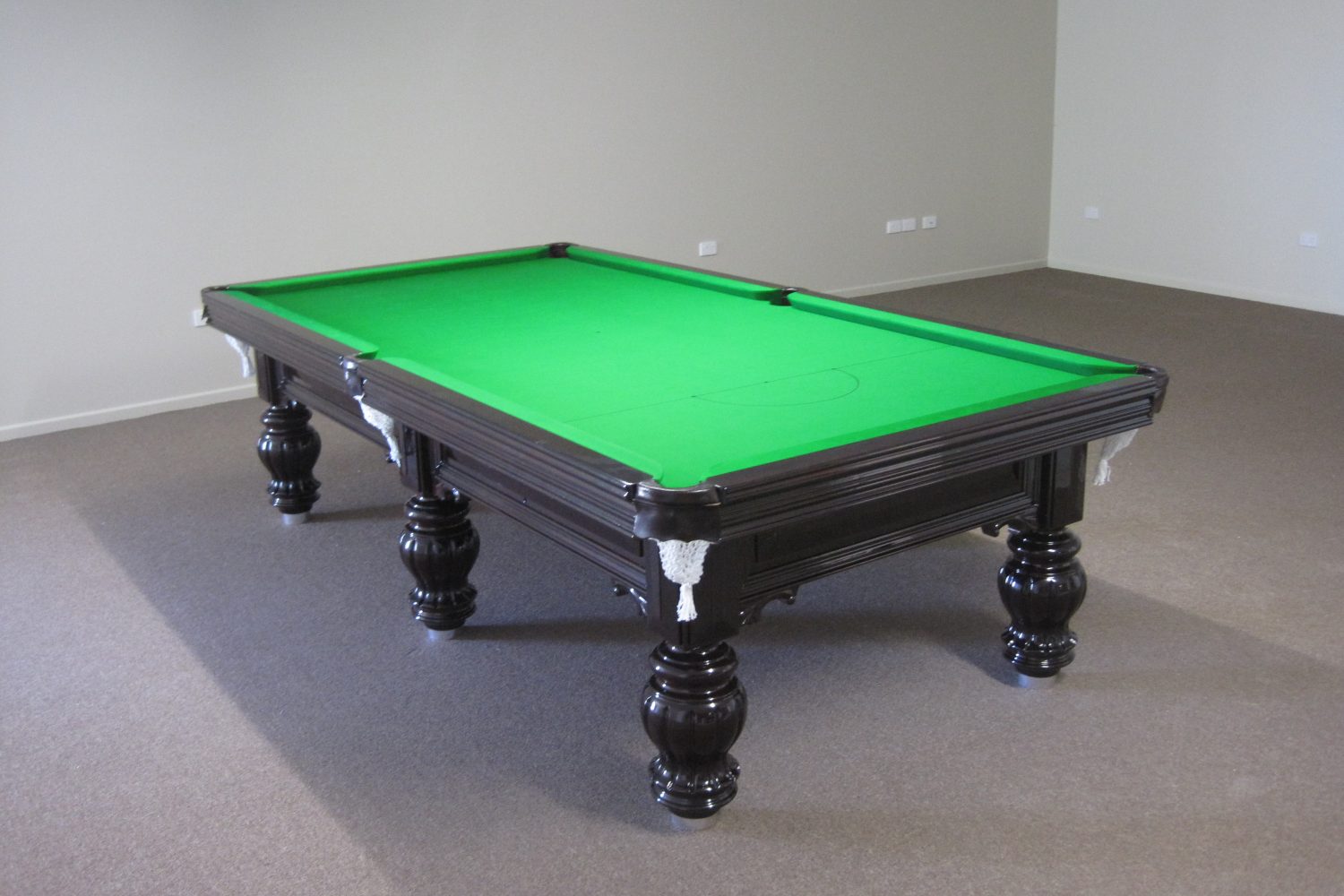 Grand Duke Traditional Pool Table - Image 17