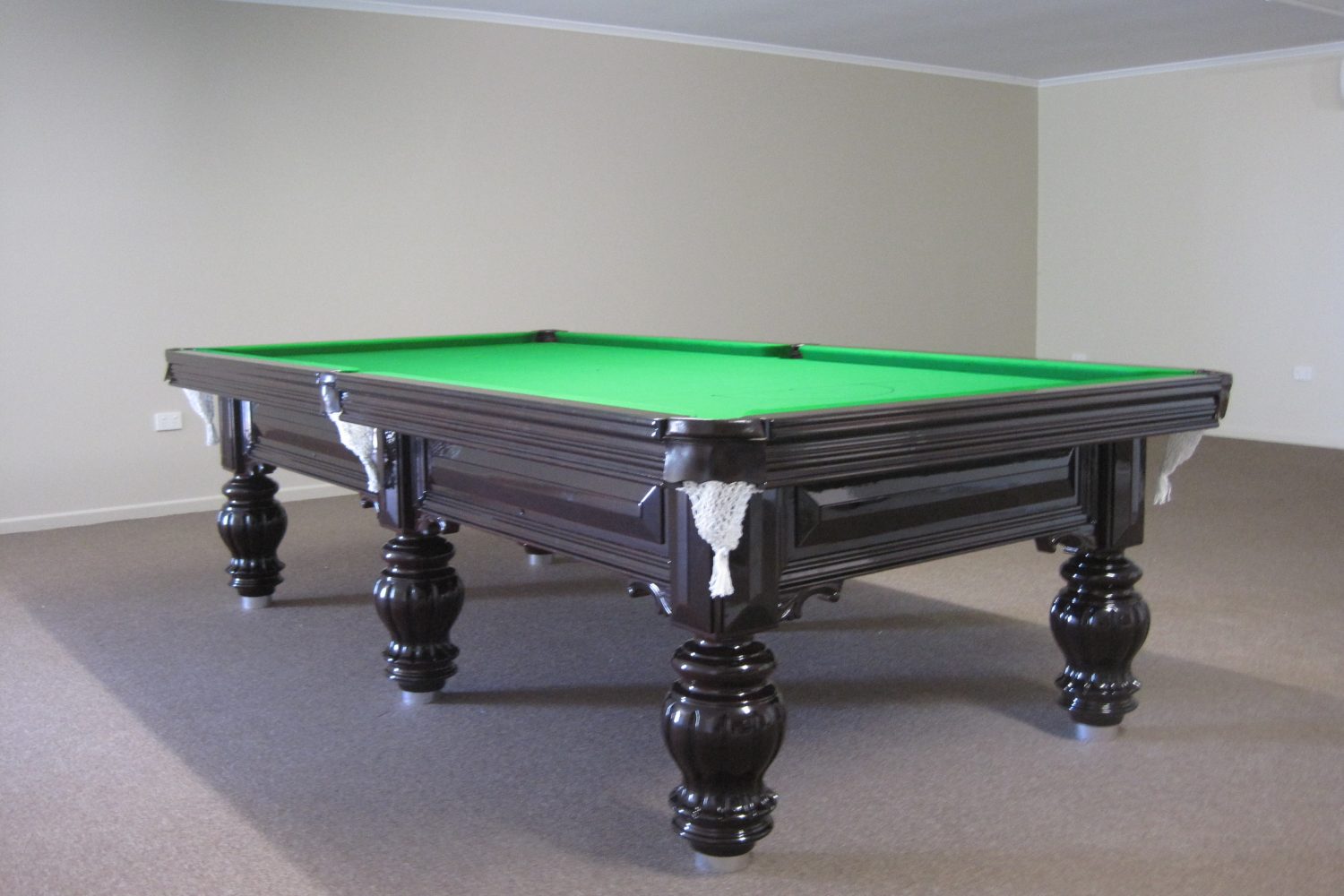 Grand Duke Traditional Pool Table - Image 18