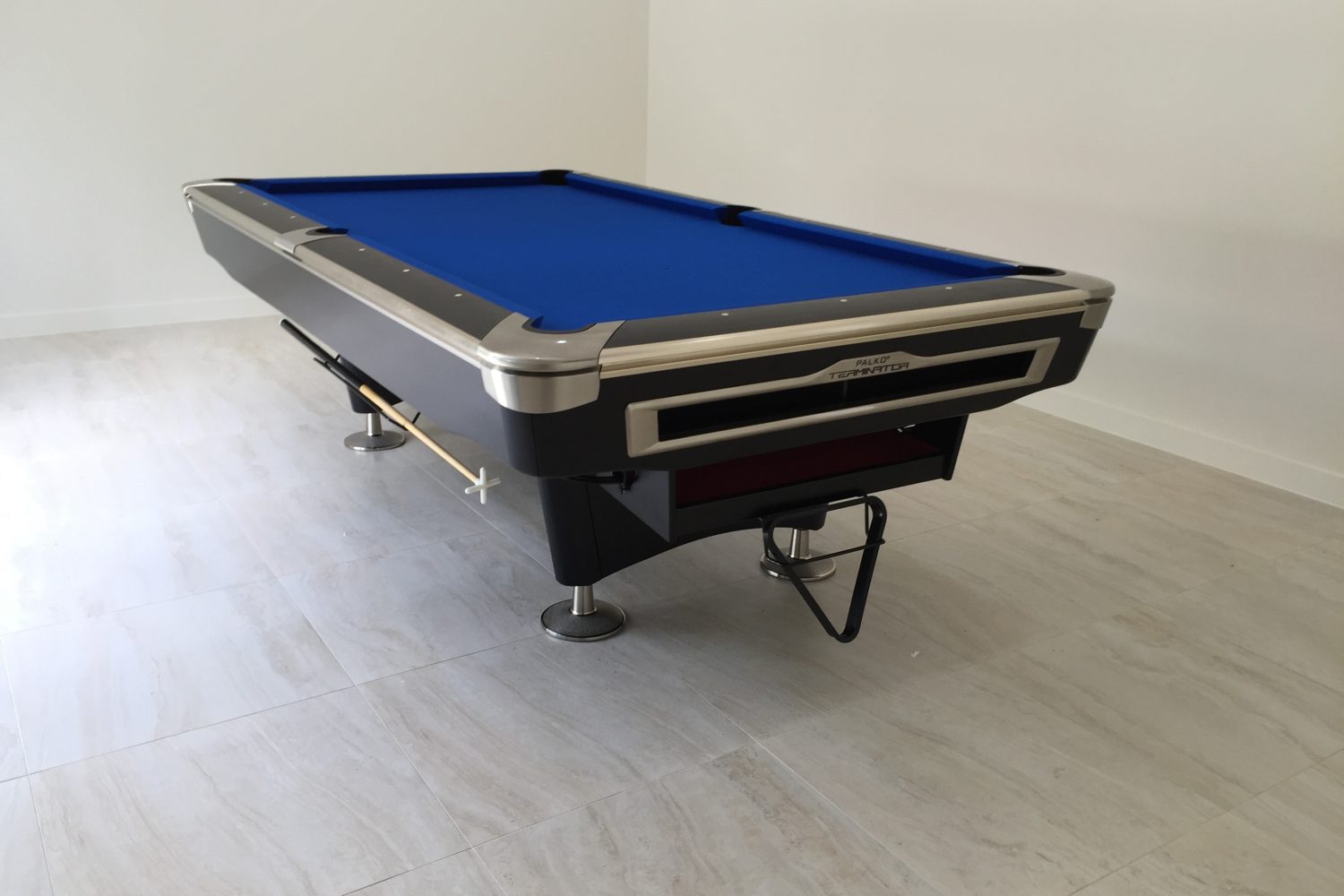 Terminator 9-Ball Pool Table